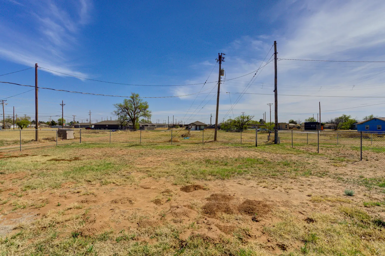 Photo 33 — 3204 E 2nd Street, Lubbock, TX 79403