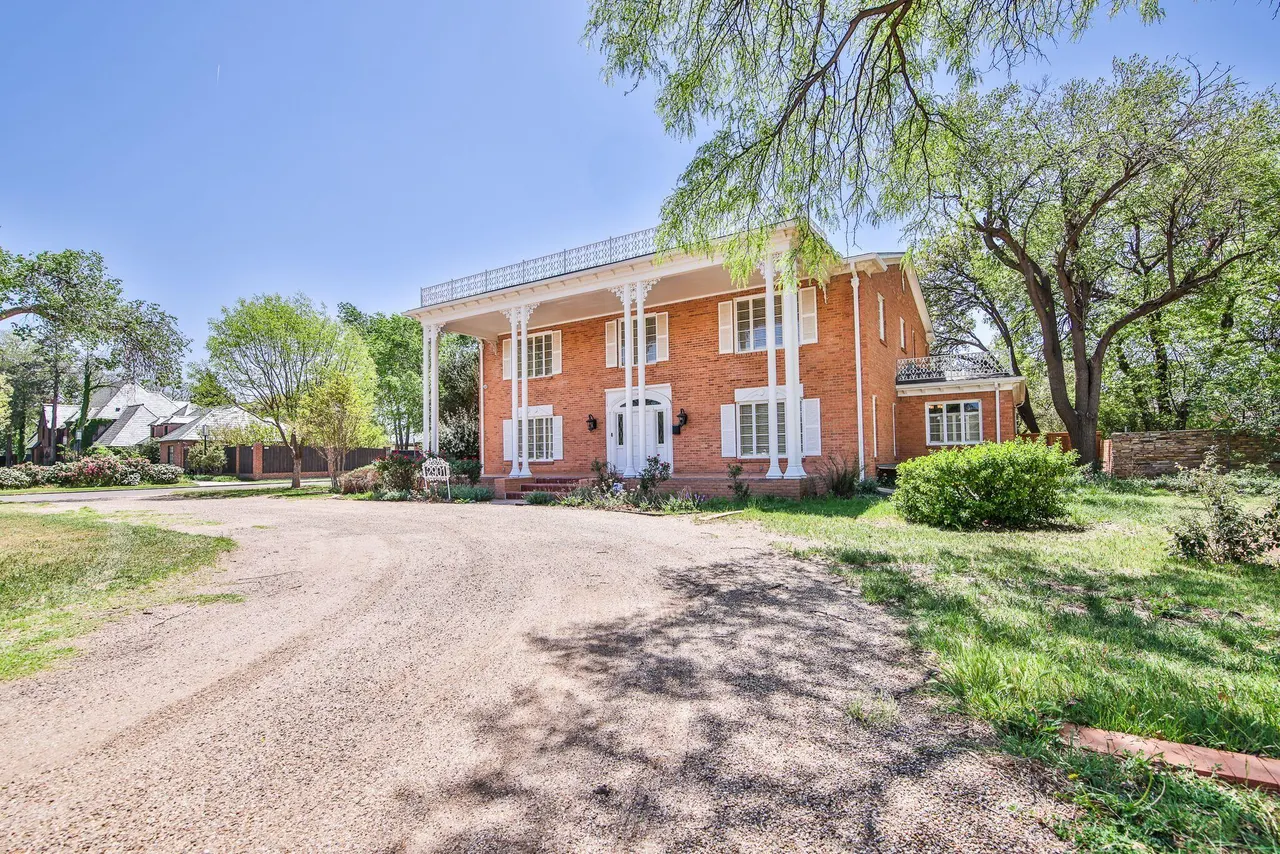 Photo 3 — 2901 19th Street, Lubbock, TX 79410