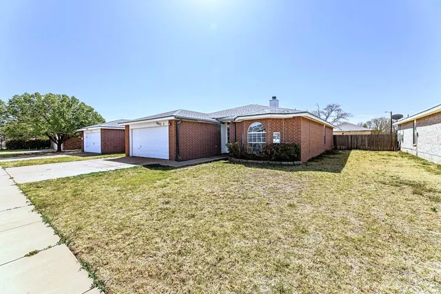 Photo 5 — 5903 10th Street Unit 3, Lubbock, TX 79416