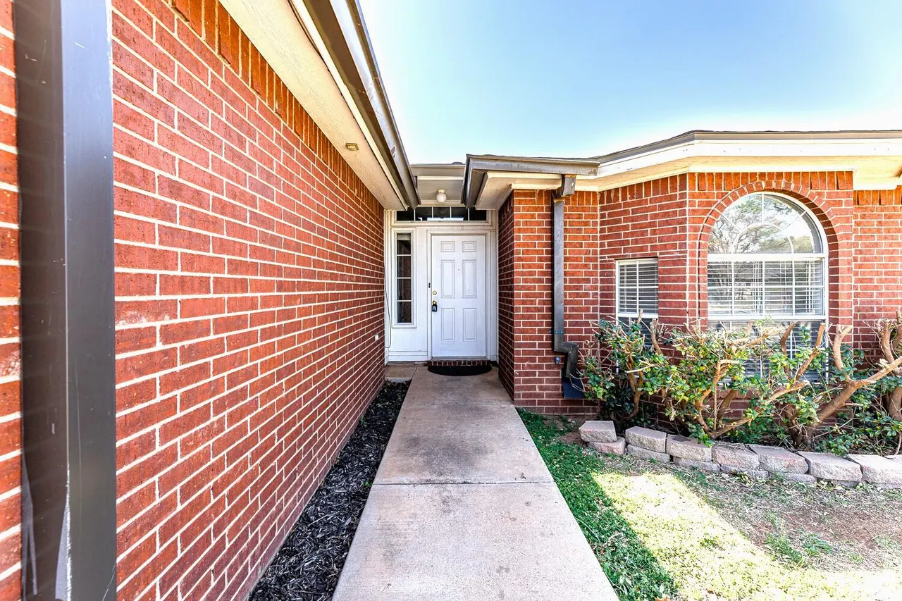 Photo 4 — 5903 10th Street Unit 3, Lubbock, TX 79416