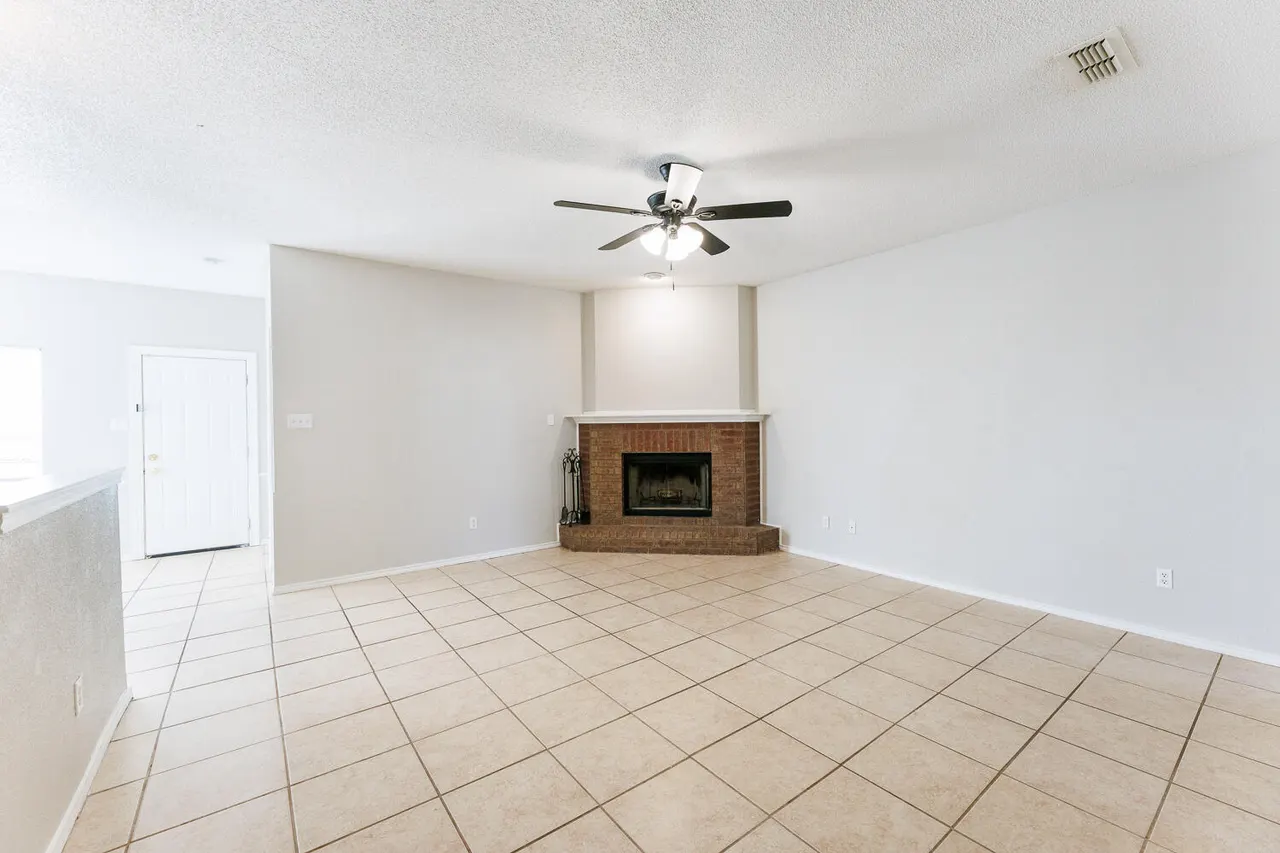 Photo 9 — 5903 10th Street Unit 3, Lubbock, TX 79416