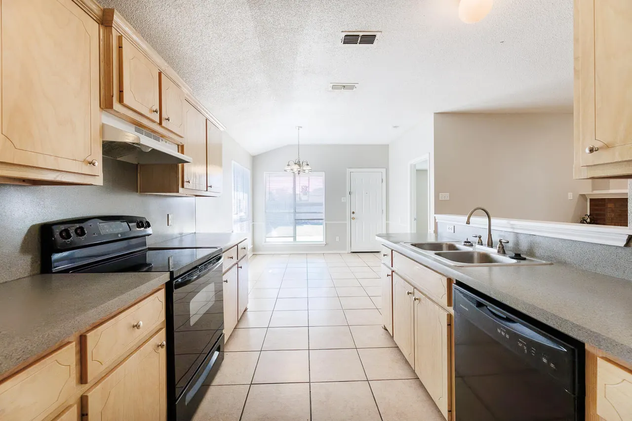 Photo 17 — 5903 10th Street Unit 3, Lubbock, TX 79416