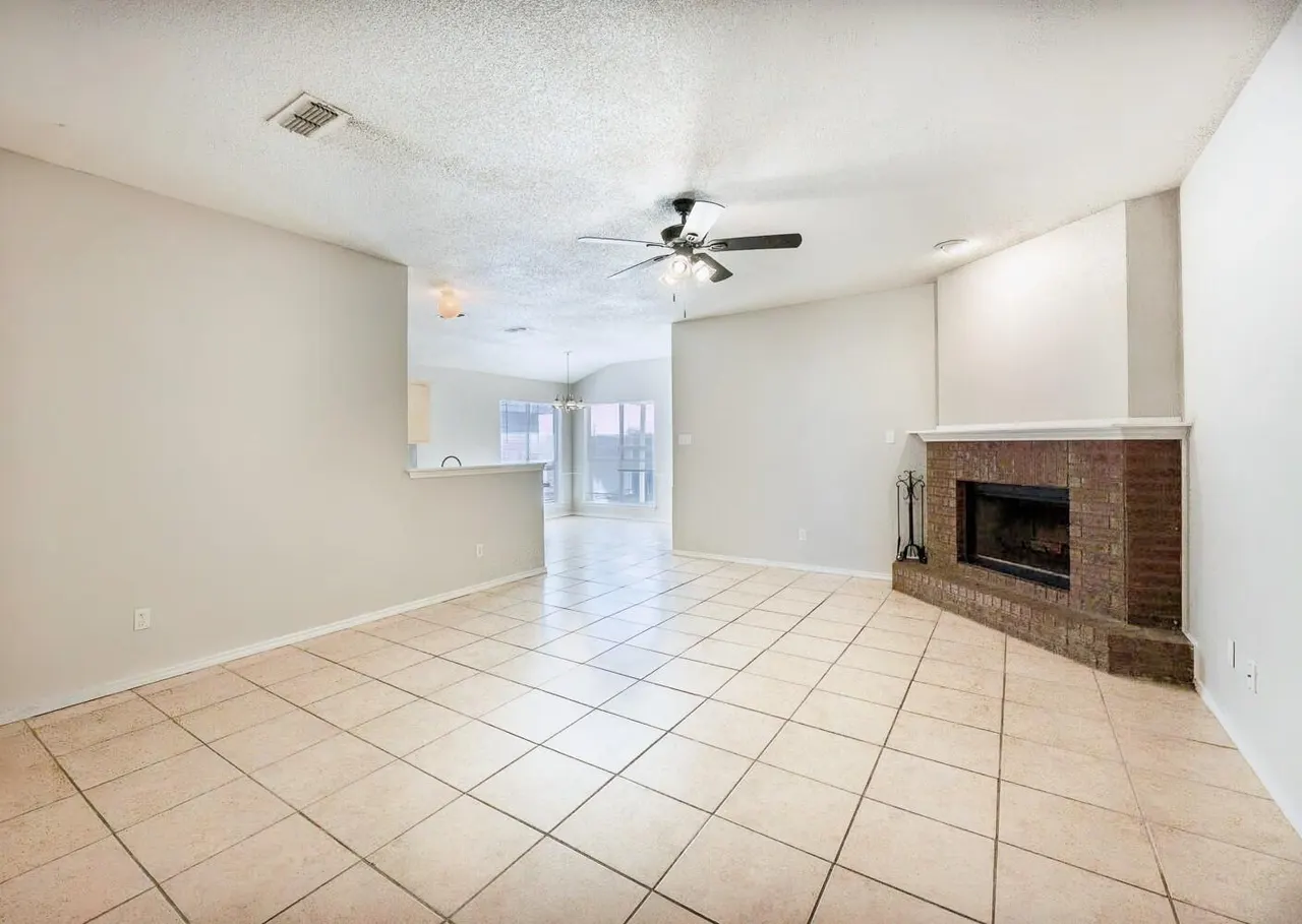 Photo 8 — 5903 10th Street Unit 3, Lubbock, TX 79416