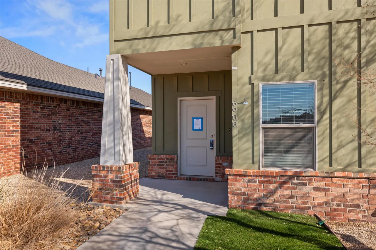 Photo 3 — 6908 21st Street, Lubbock, TX 79407