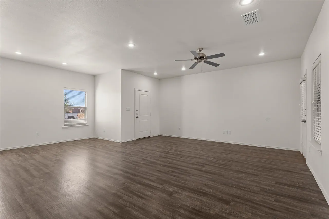 Photo 6 — 6908 21st Street, Lubbock, TX 79407