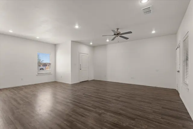 Photo 6 — 6908 21st Street, Lubbock, TX 79407