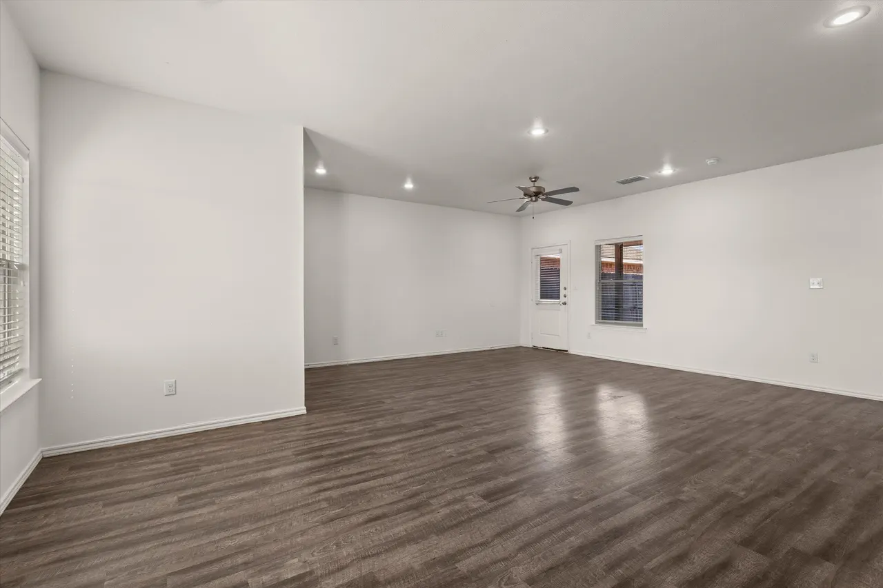 Photo 7 — 6908 21st Street, Lubbock, TX 79407