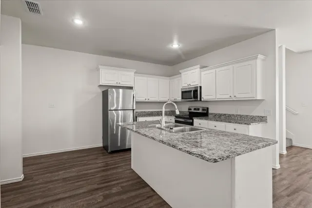 Photo 8 — 6908 21st Street, Lubbock, TX 79407