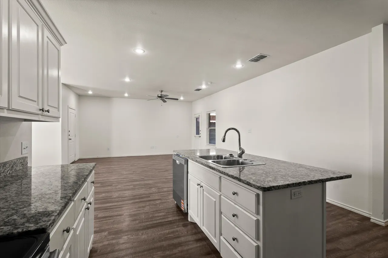 Photo 10 — 6908 21st Street, Lubbock, TX 79407