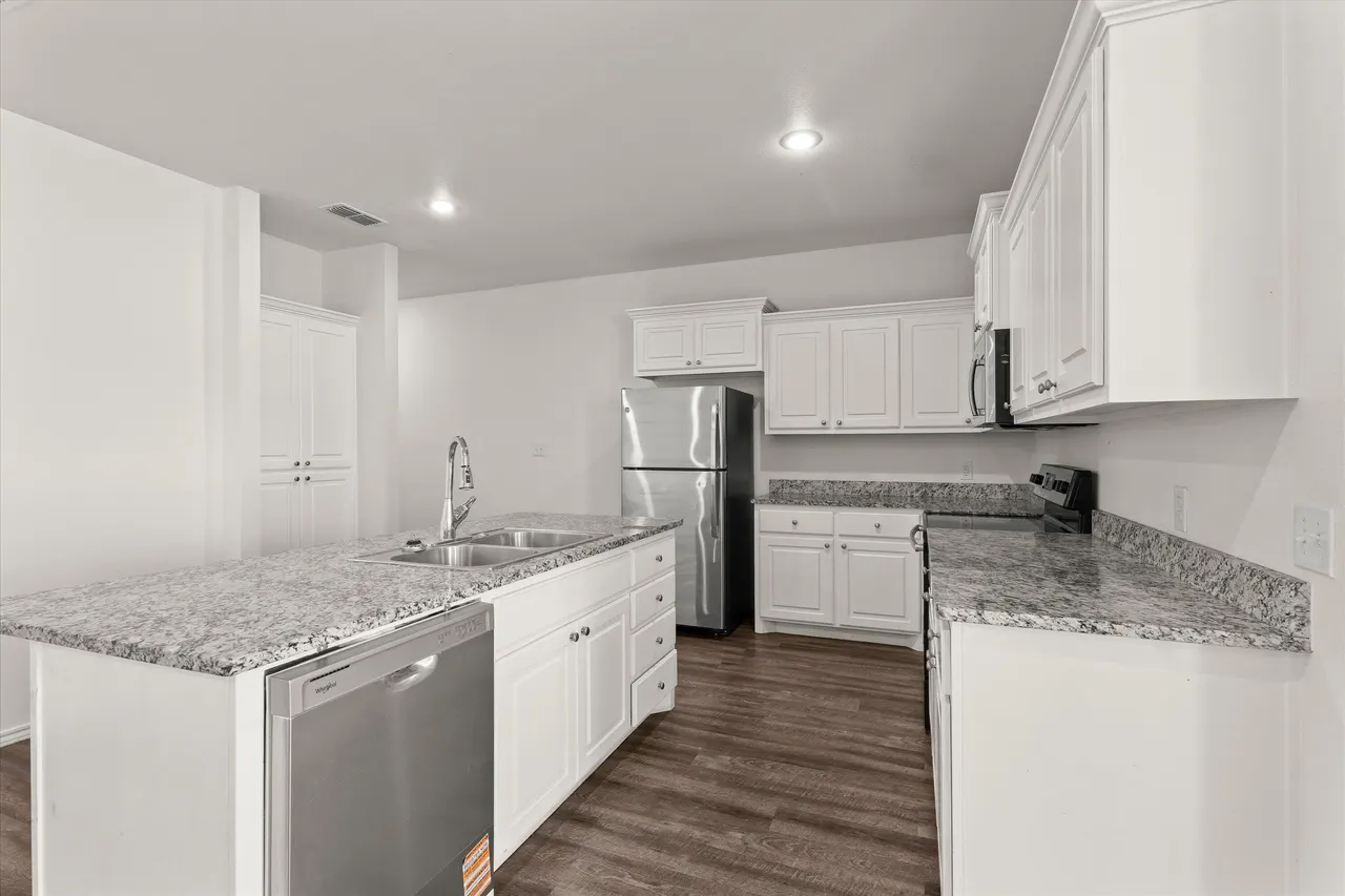 Photo 11 — 6908 21st Street, Lubbock, TX 79407
