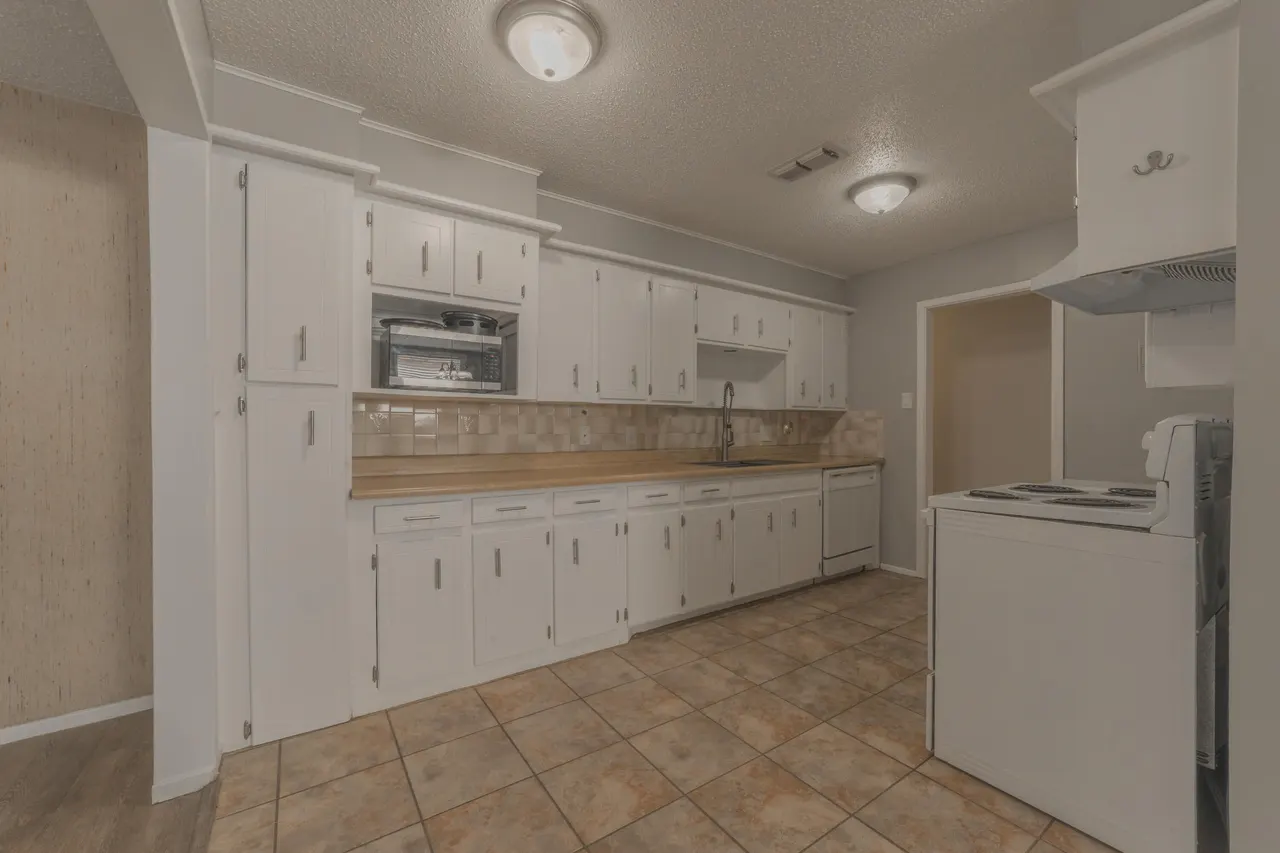 Photo 9 — 4802 54th Street, Lubbock, TX 79414