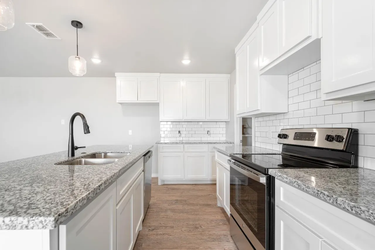 Photo 5 — 1407 17th Street #A-B, Shallowater, TX 79363