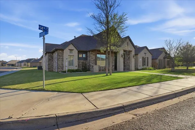 Photo 7 — 1202 N 14th Place, Wolfforth, TX 79382