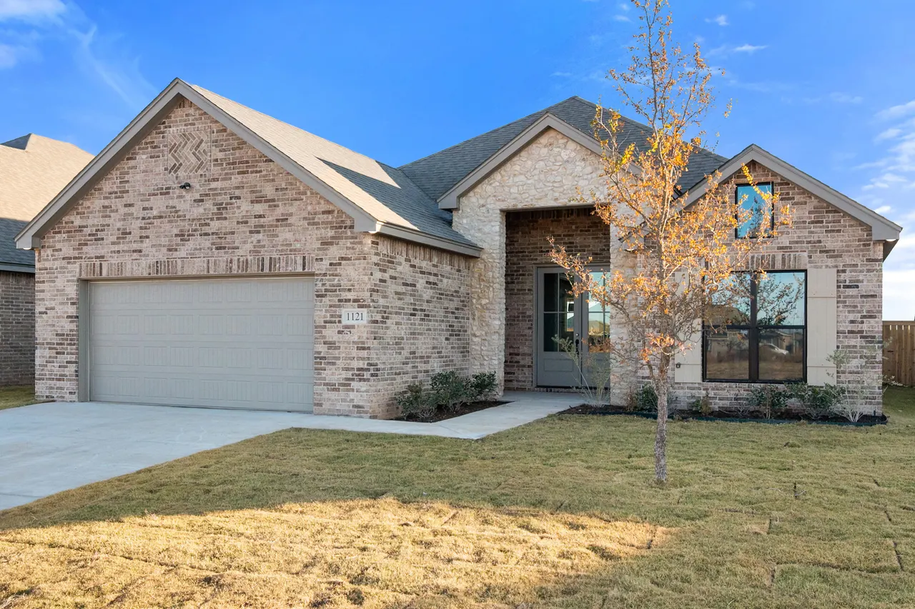 Photo 2 — 1121 N 6th Street, Wolfforth, TX 79382