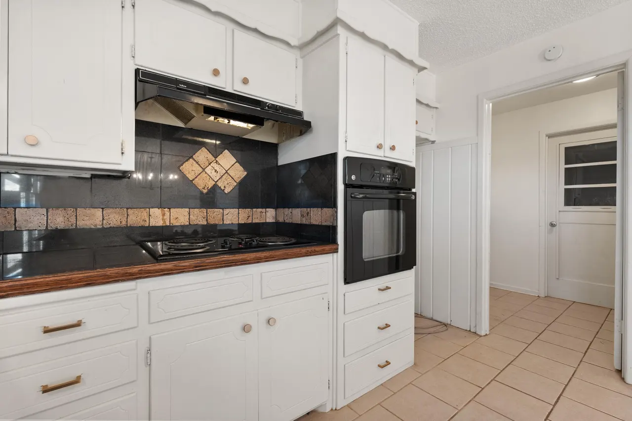 Photo 7 — 2509 61st Street, Lubbock, TX 79413