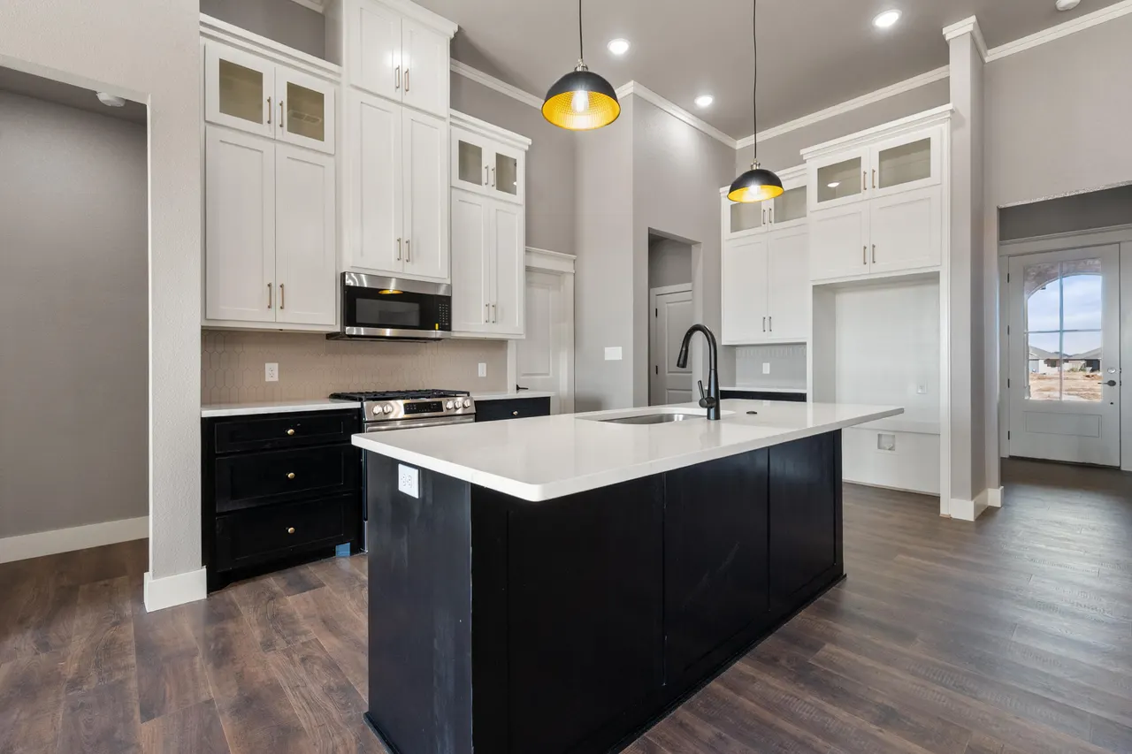 Photo 11 — 1111 N 6th Street, Wolfforth, TX 79382