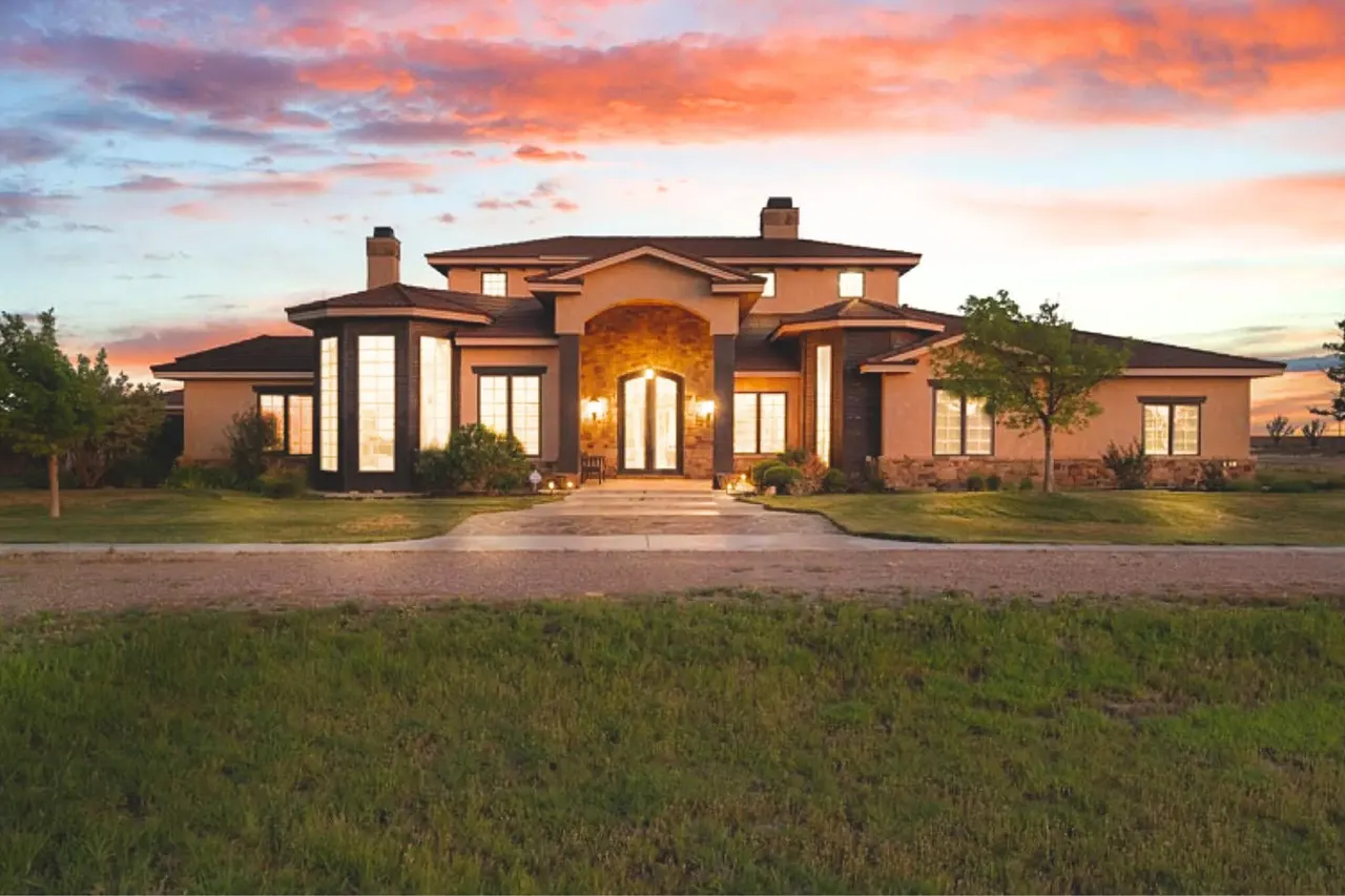 Photo 2 — 5631 Woodrow Road, Lubbock, TX 79424