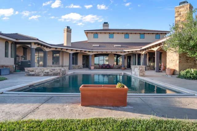 Photo 8 — 5631 Woodrow Road, Lubbock, TX 79424
