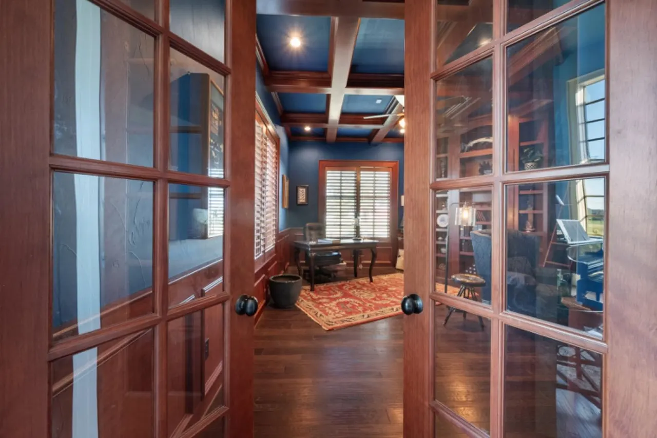 Photo 14 — 5631 Woodrow Road, Lubbock, TX 79424