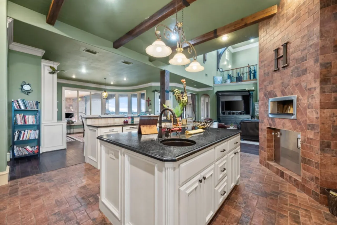 Photo 18 — 5631 Woodrow Road, Lubbock, TX 79424