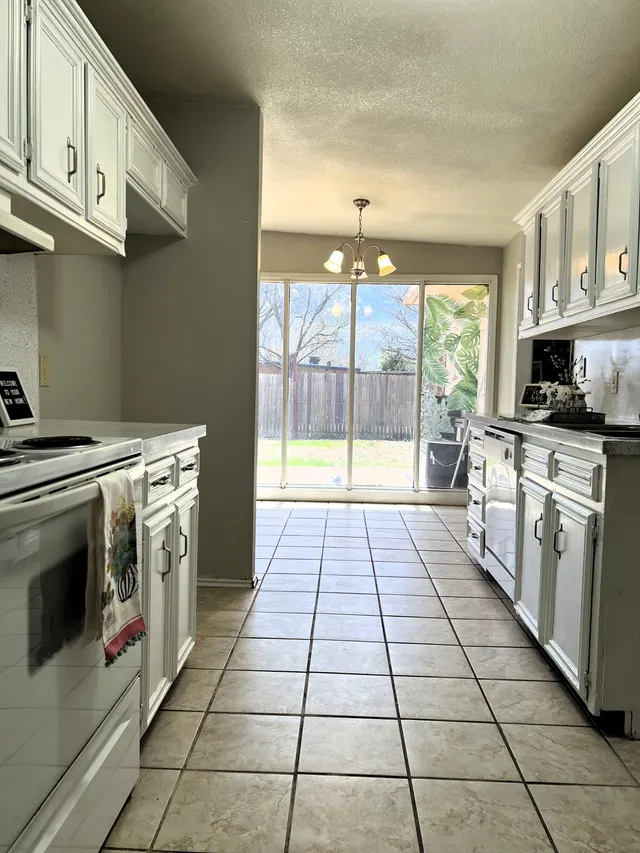 Photo 5 — 2729 64th Street, Lubbock, TX 79413