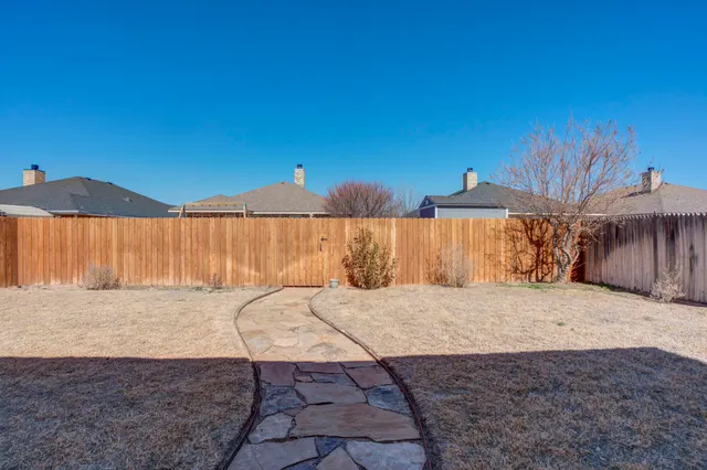 Photo 5 — 6612 37th Street, Lubbock, TX 79407