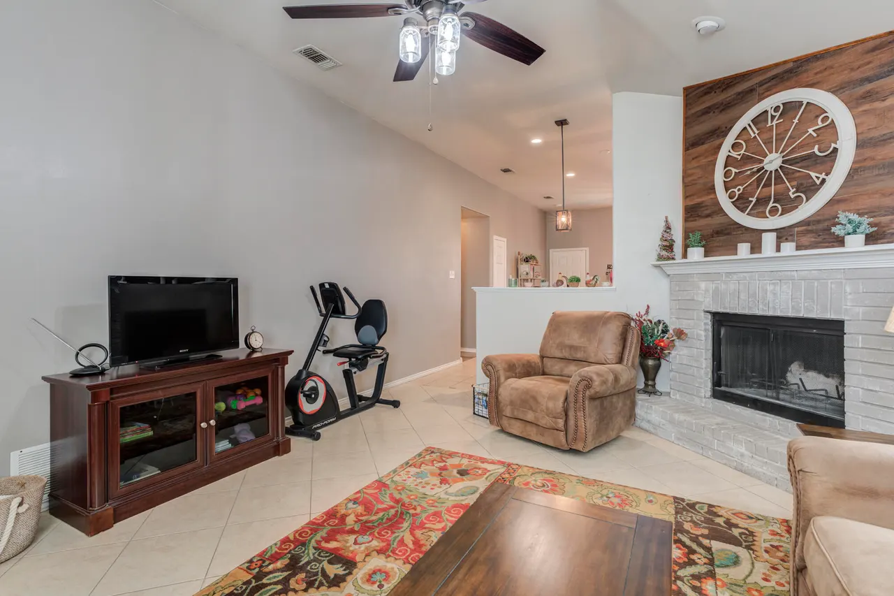 Photo 11 — 6612 37th Street, Lubbock, TX 79407