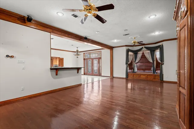 Photo 4 — 2404 York Avenue, Lubbock, TX 79407