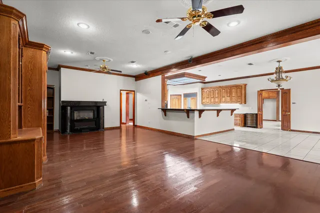 Photo 5 — 2404 York Avenue, Lubbock, TX 79407