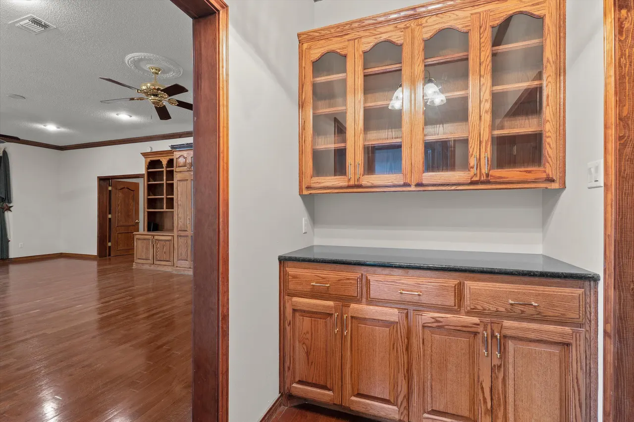 Photo 18 — 2404 York Avenue, Lubbock, TX 79407