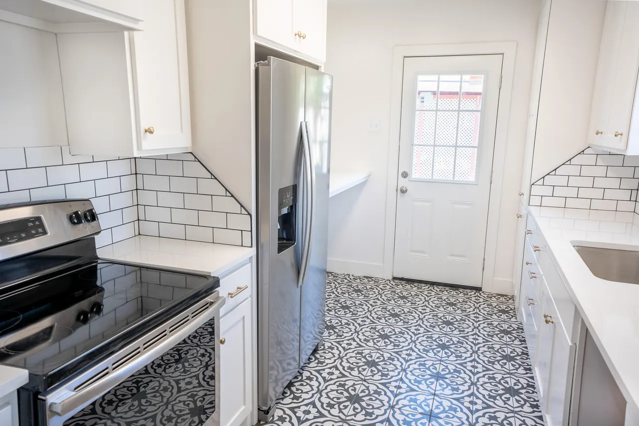 Photo 6 — 2107 28th Street, Lubbock, TX 79411