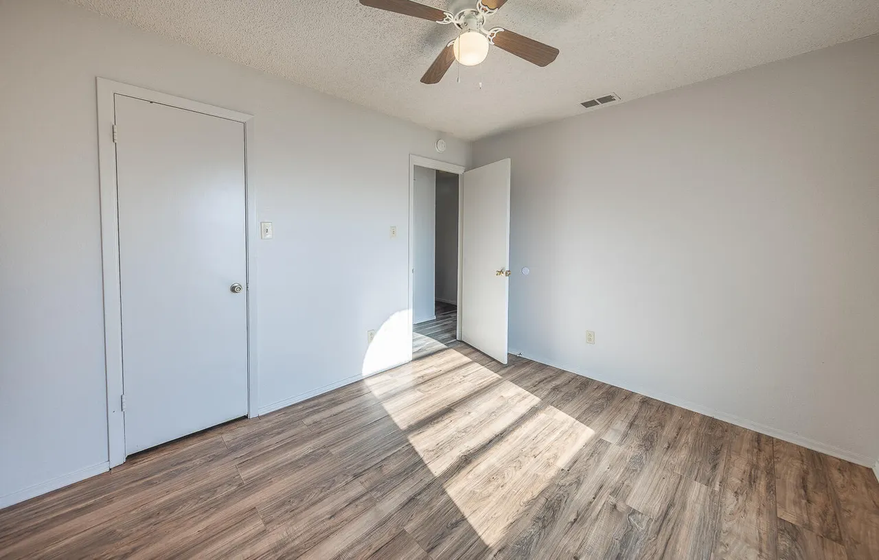 Photo 13 — 7404 Fir Avenue, Lubbock, TX 79404