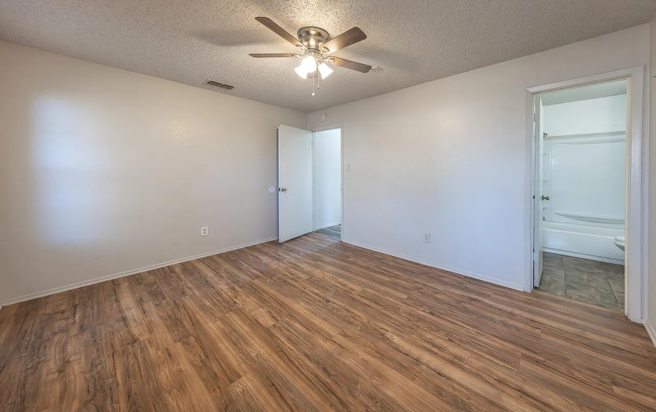 Photo 16 — 7404 Fir Avenue, Lubbock, TX 79404