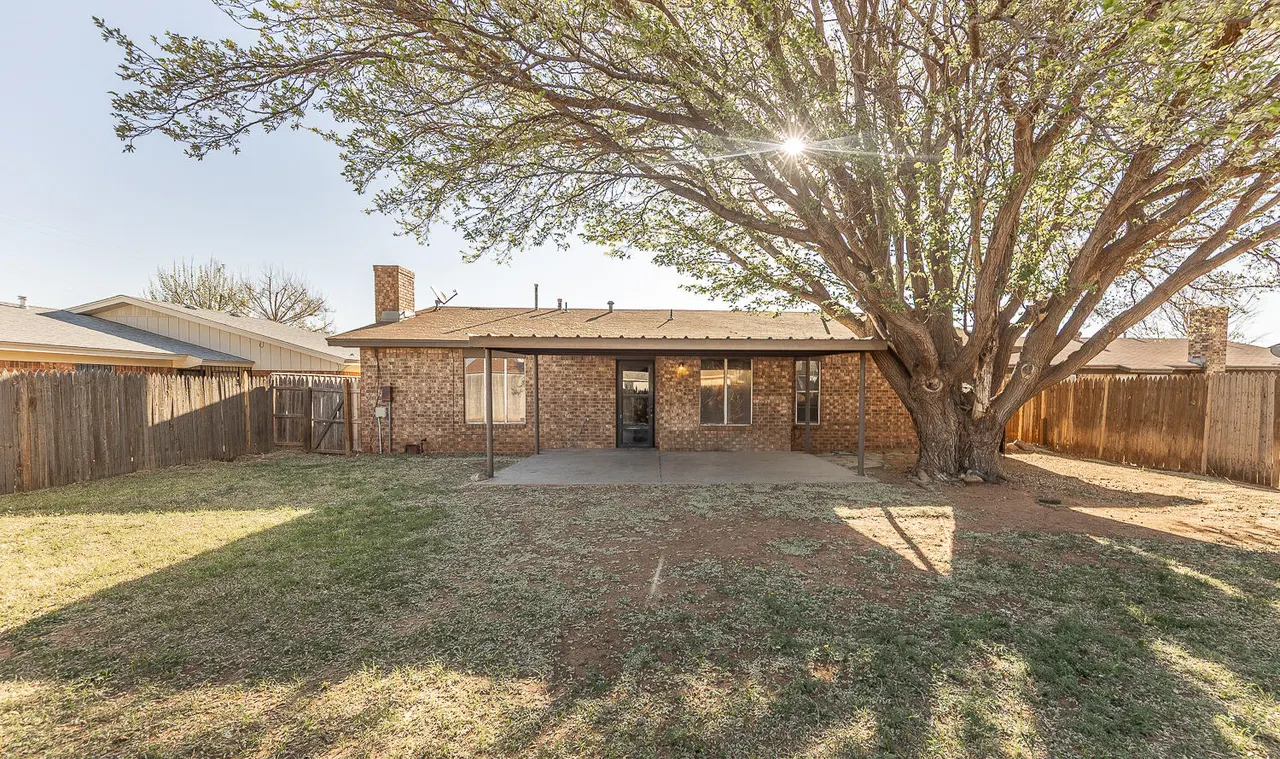 Photo 19 — 7404 Fir Avenue, Lubbock, TX 79404
