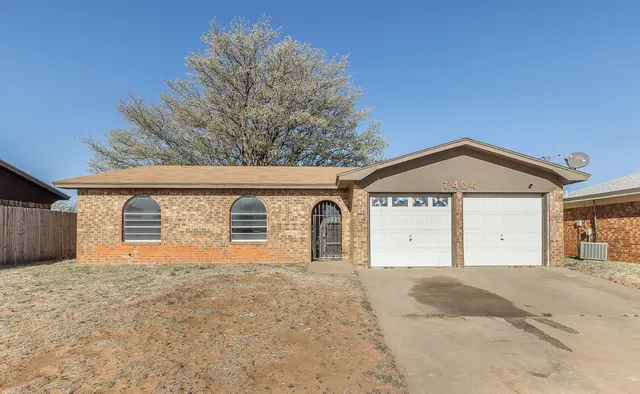 Front exterior — 7404 Fir Avenue, Lubbock, TX 79404