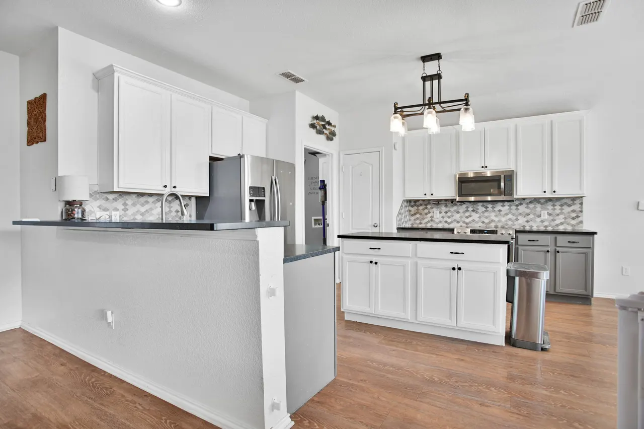Photo 11 — 611 N 7th Street, Wolfforth, TX 79382