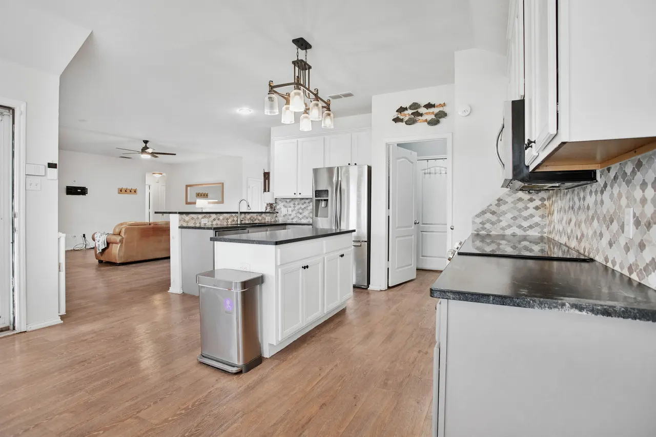 Photo 13 — 611 N 7th Street, Wolfforth, TX 79382