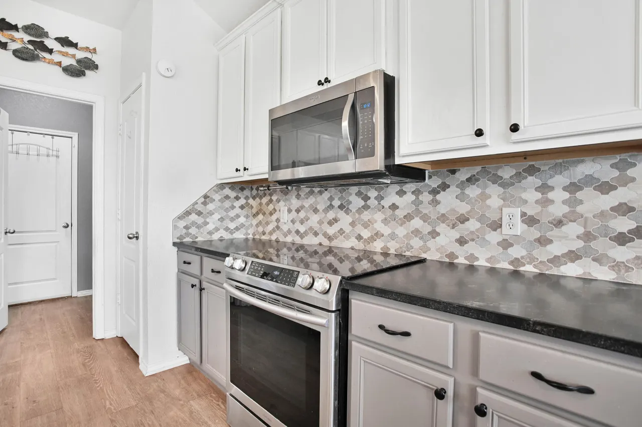 Photo 14 — 611 N 7th Street, Wolfforth, TX 79382