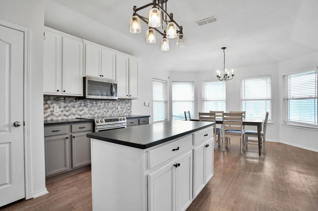 Photo 16 — 611 N 7th Street, Wolfforth, TX 79382