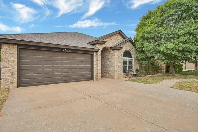 Photo 2 — 611 N 7th Street, Wolfforth, TX 79382