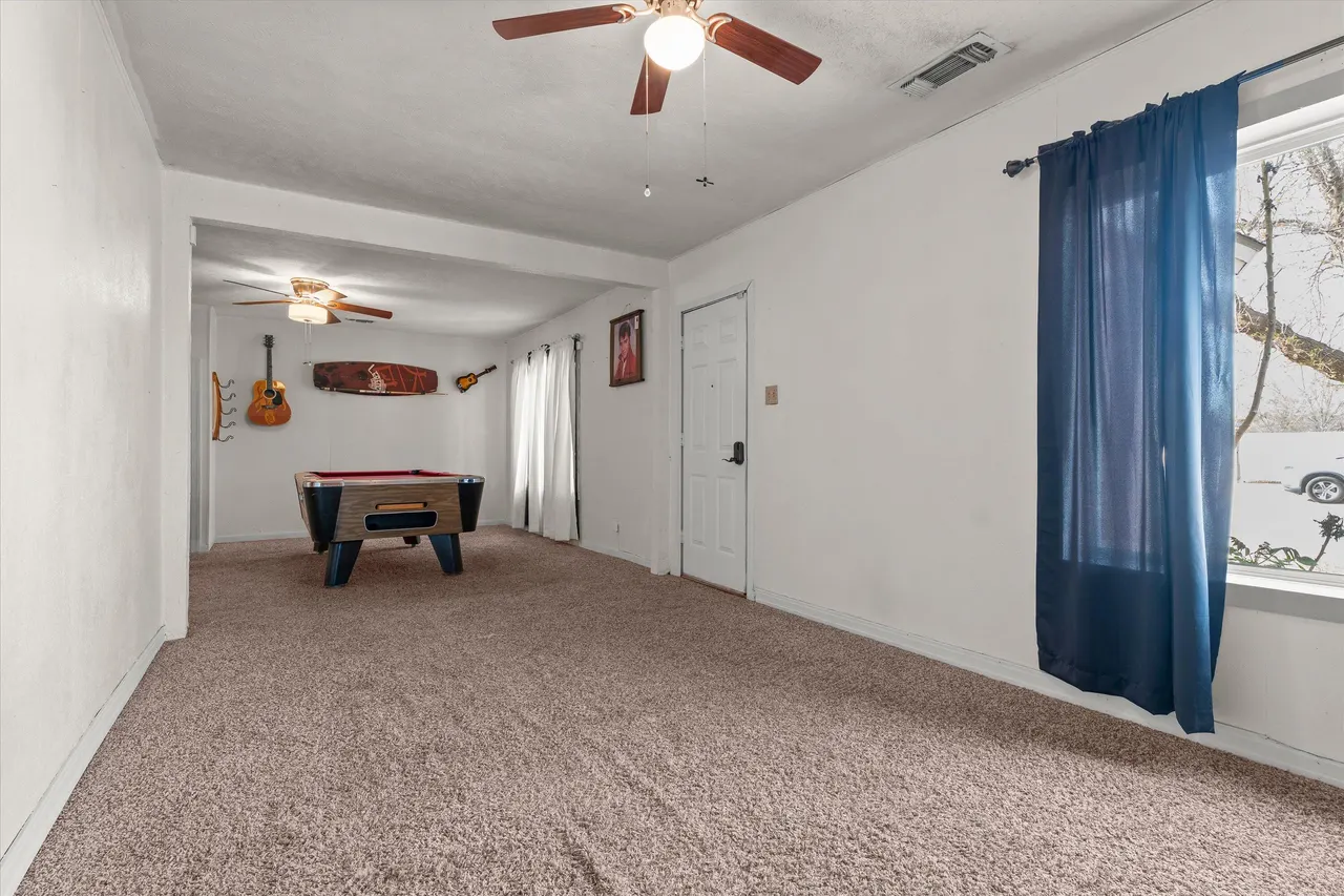 Photo 3 — 712 10th Street, Levelland, TX 79336