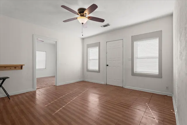 Photo 5 — 712 10th Street, Levelland, TX 79336