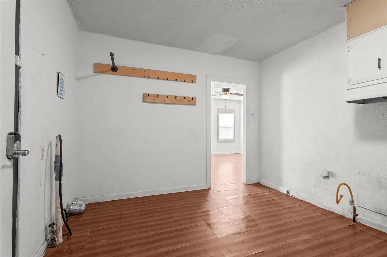 Photo 8 — 712 10th Street, Levelland, TX 79336