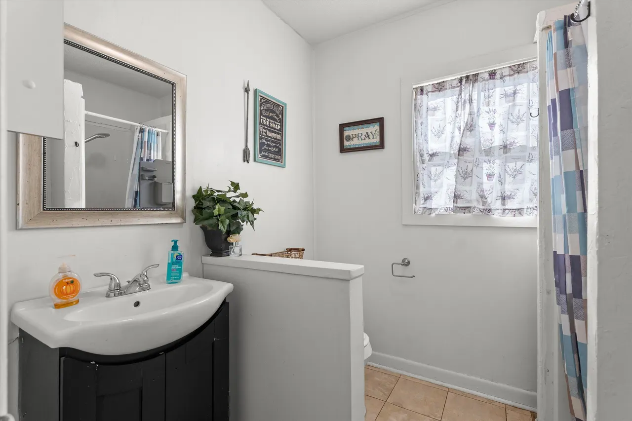 Photo 10 — 712 10th Street, Levelland, TX 79336