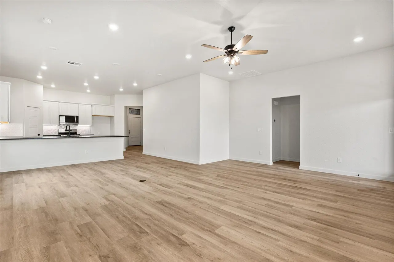 Photo 7 — 7012 16th Street, Lubbock, TX 79416