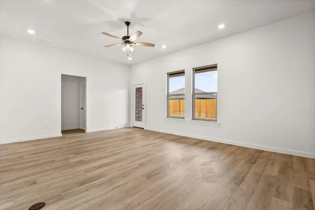 Photo 8 — 7012 16th Street, Lubbock, TX 79416