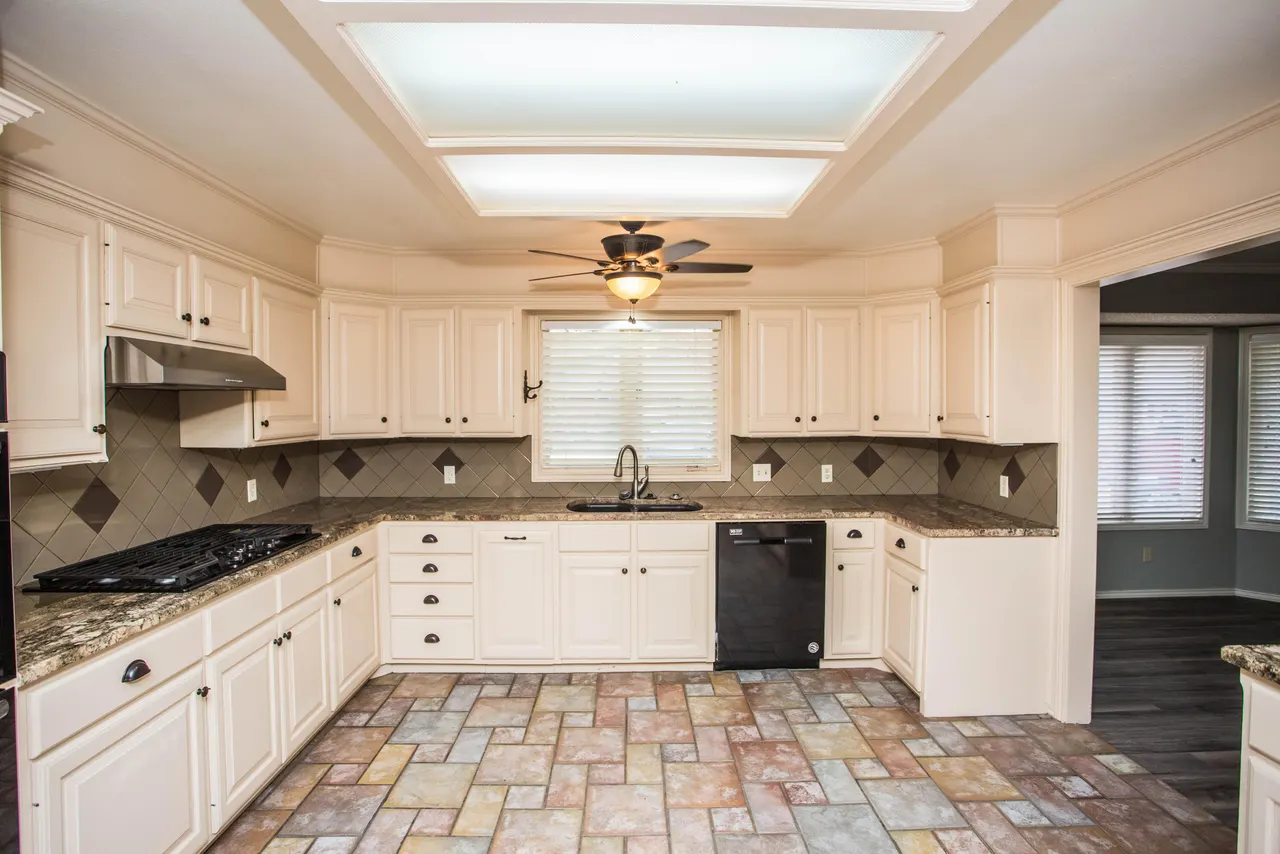 Photo 17 — 4202 93rd Street, Lubbock, TX 79423