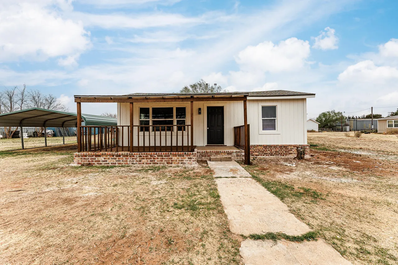 Front exterior — 17014 County Road 2200, Lubbock, TX 79423