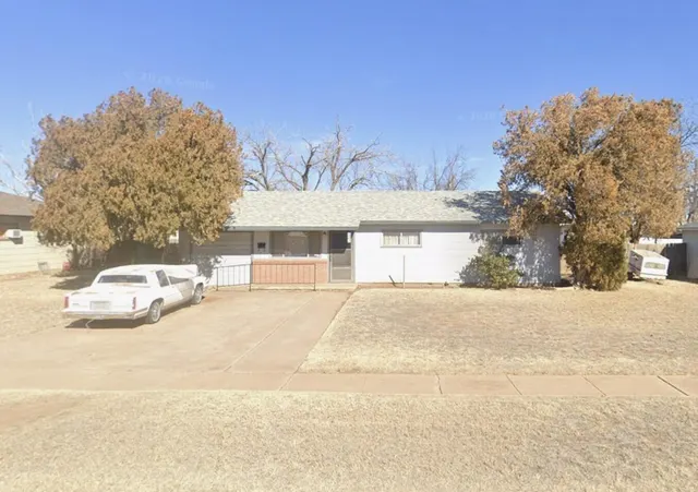 Front exterior — 1405 E Broadway Street, Brownfield, TX 79316