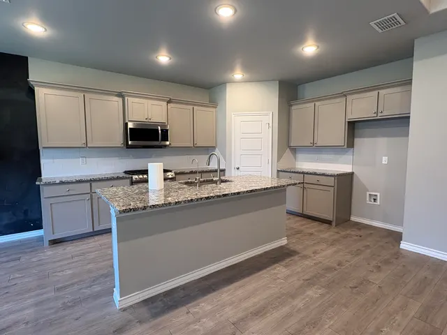 Photo 7 — 7613 60th Street, Lubbock, TX 79407